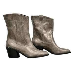 Dolce Vita Women's Silver Boots